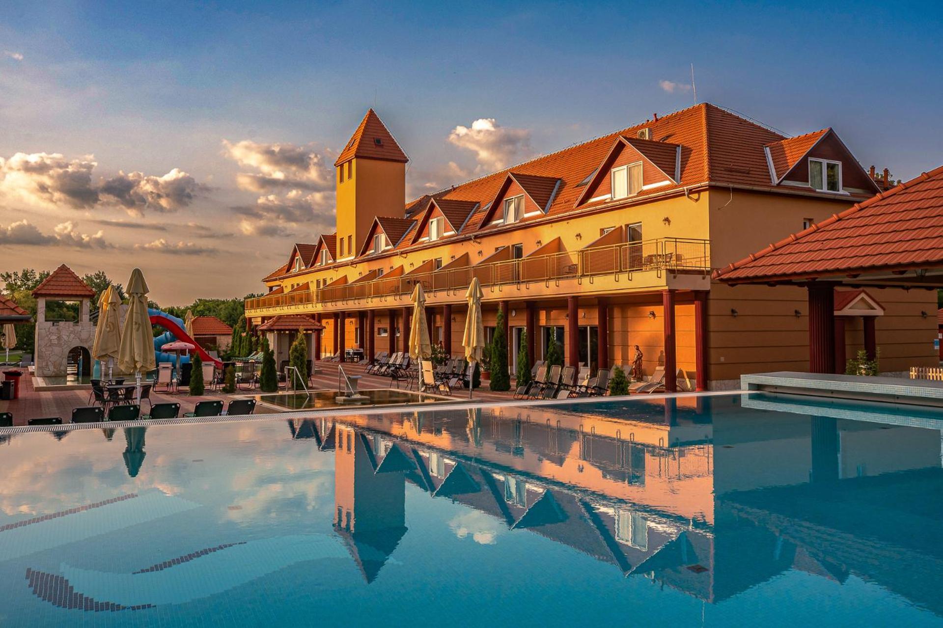 Termal Hotel Vesta Tapioszecso ภายนอก รูปภาพ